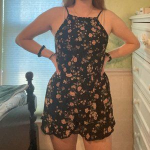 American Eagle Floral Romper w/ Pockets